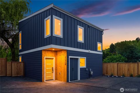 Photo of 112 29th Avenue E, Seattle, WA 98112 (MLS # 2530268)