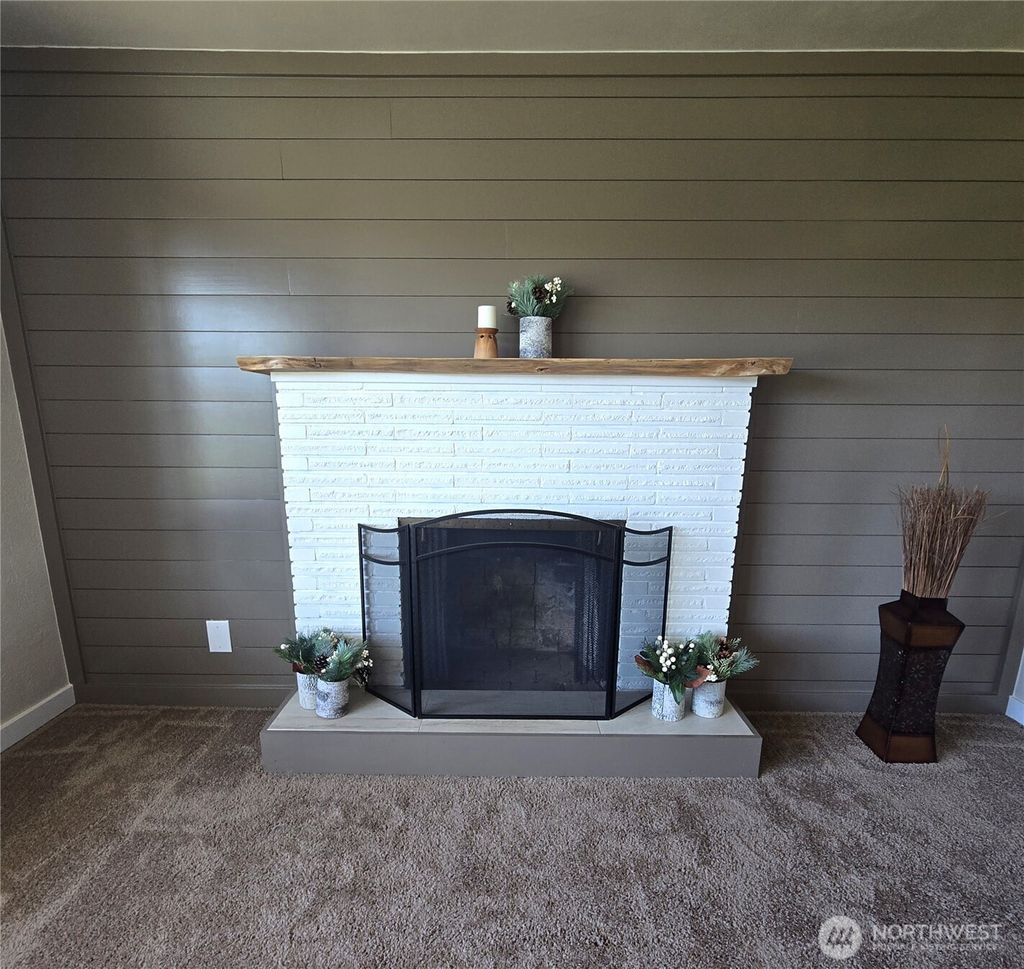 Photo of 1320 Shirley Place, Mount Vernon, WA 98274 (MLS # 2517549)