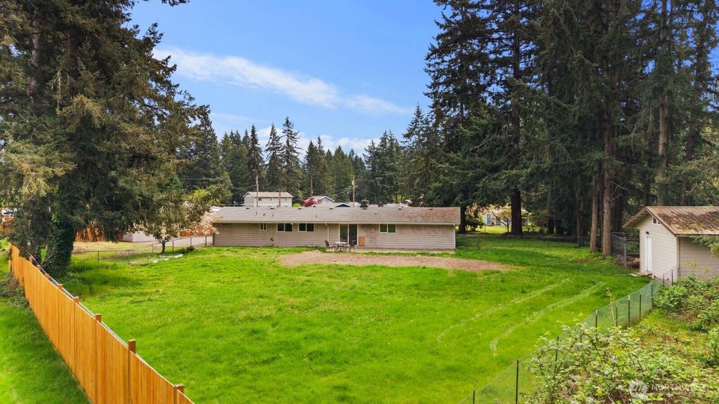 Photo of 15420 SE 144th Place, Renton, WA 98059 (MLS # 2514902)