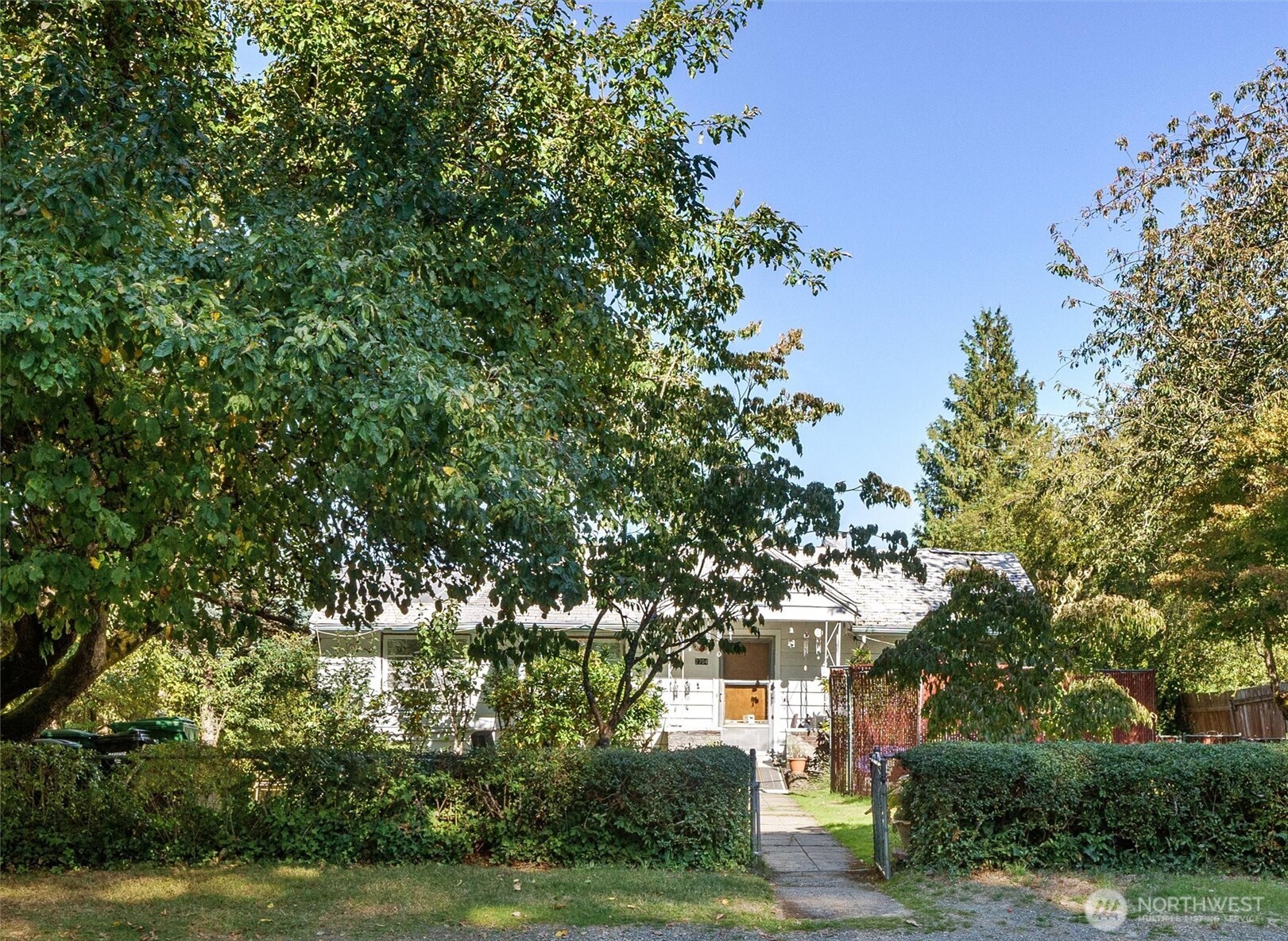 Seattle, Washington 98115, United States, 3 Bedrooms Bedrooms, ,1 BathroomBathrooms,Residential,Active,137414