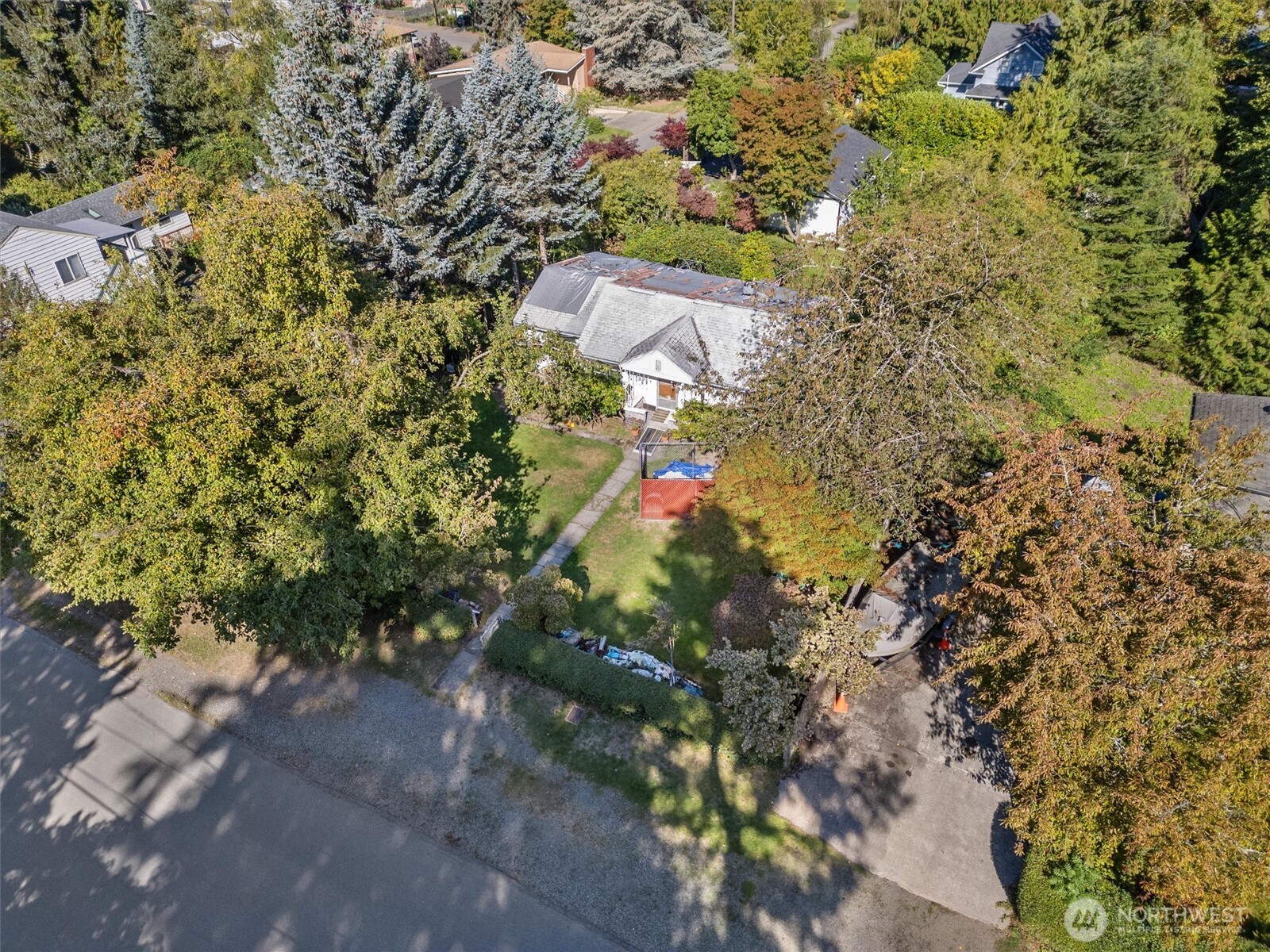 Seattle, Washington 98115, United States, 3 Bedrooms Bedrooms, ,1 BathroomBathrooms,Residential,Active,137414