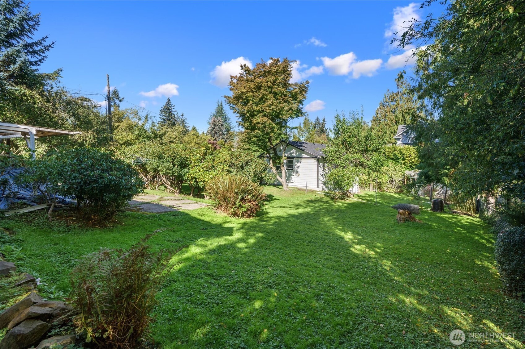 Seattle, Washington 98115, United States, 3 Bedrooms Bedrooms, ,1 BathroomBathrooms,Residential,Active,137414