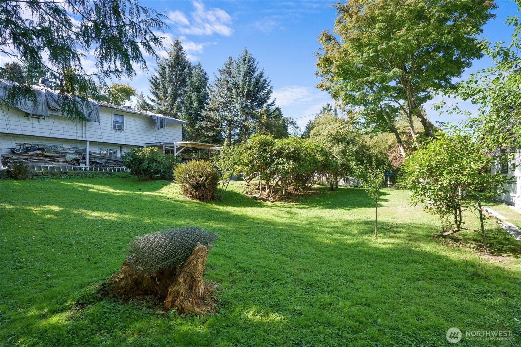 Seattle, Washington 98115, United States, 3 Bedrooms Bedrooms, ,1 BathroomBathrooms,Residential,Active,137414