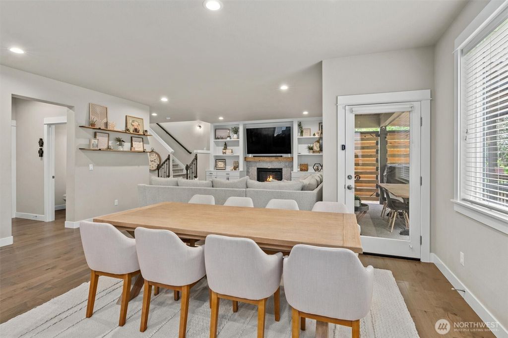 listing image 9369835626210579733
