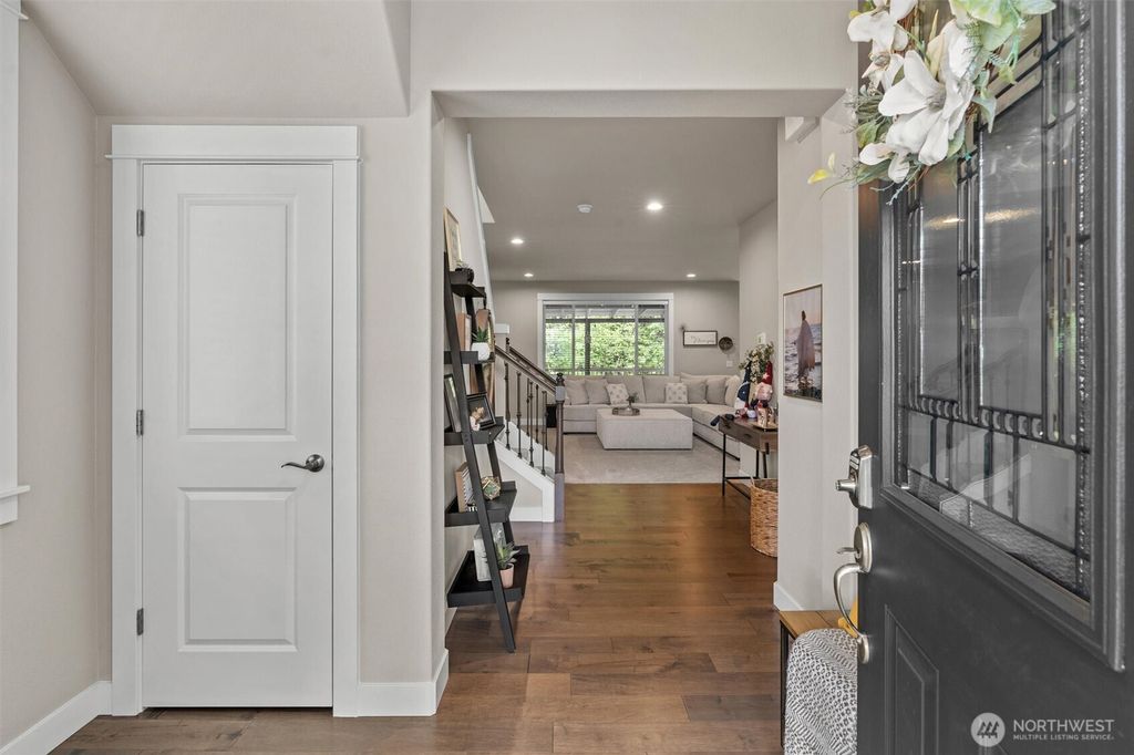 listing image 9366606735479252744