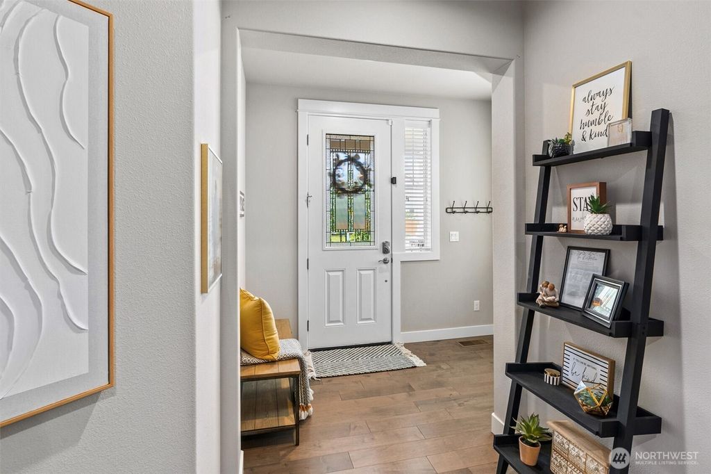 listing image 9364307761691016010