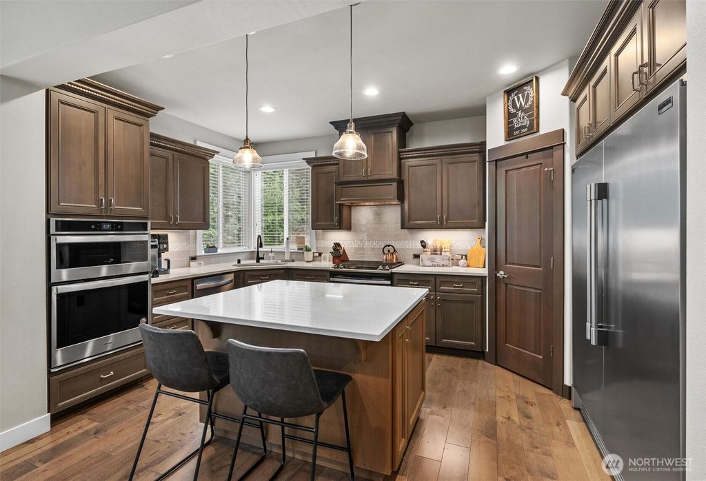 listing image 9360608258426010696