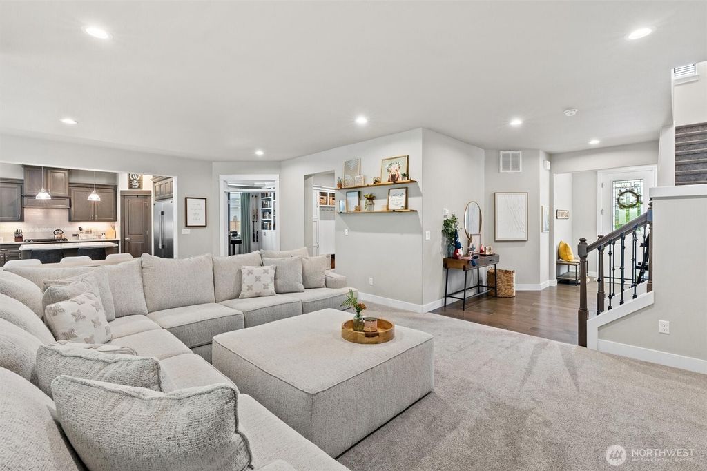 listing image 9366589805079709833