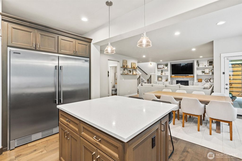 listing image 9360524932146842606