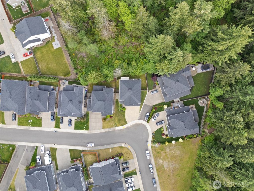 listing image 9366098075723379515