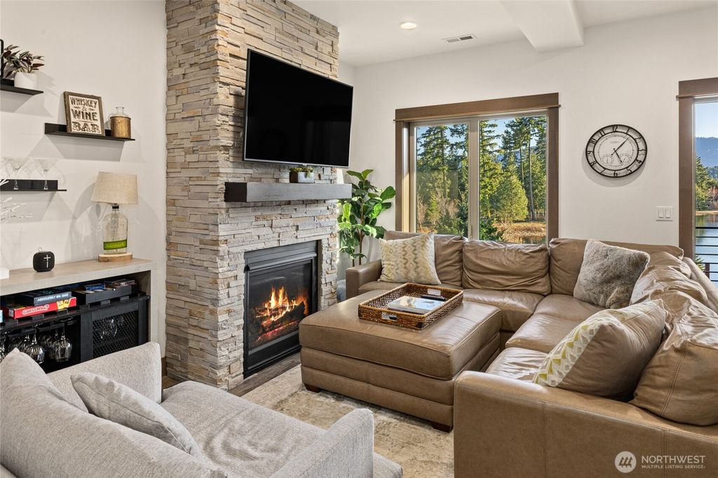 Photo of 100 Wildflower Loop, Cle Elum, WA 98922 (MLS # 2511105)