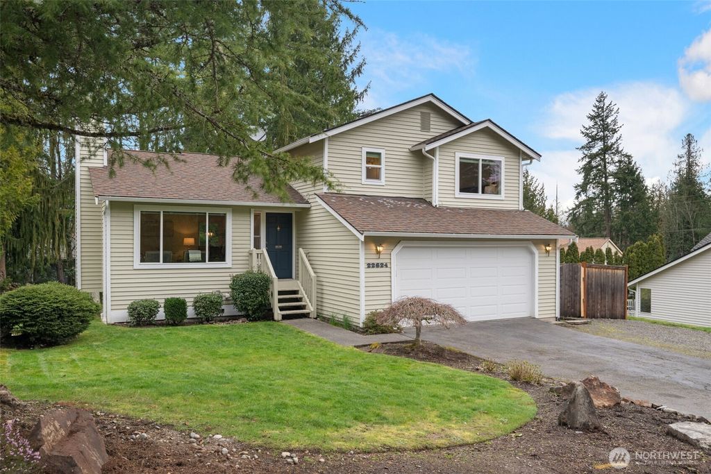 Photo of 22624 NE 14th Place, Sammamish, WA 98074 (MLS # 2344521)