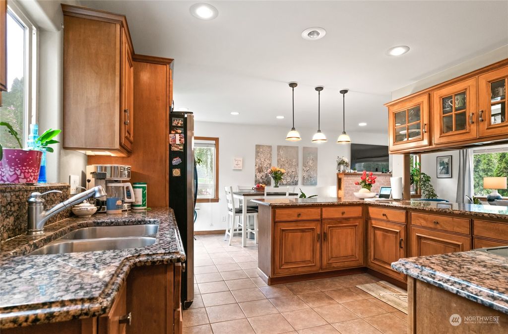 listing image 9366641655004490835