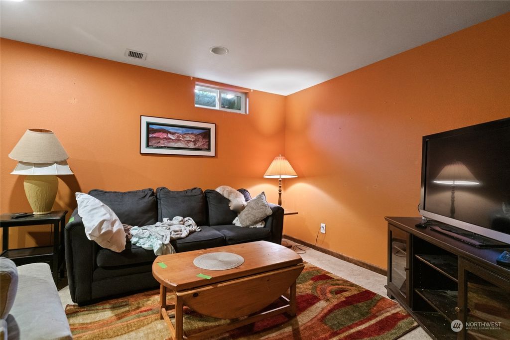 listing image 9364236259103280295