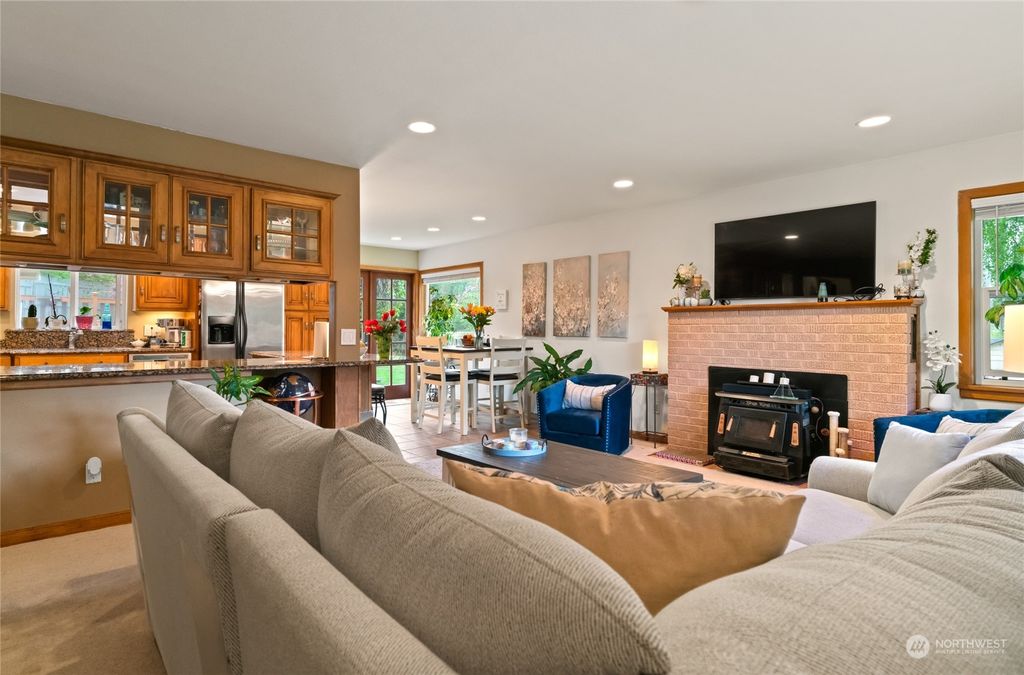 listing image 9367716324505784501