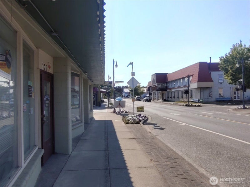 123 W Main Street