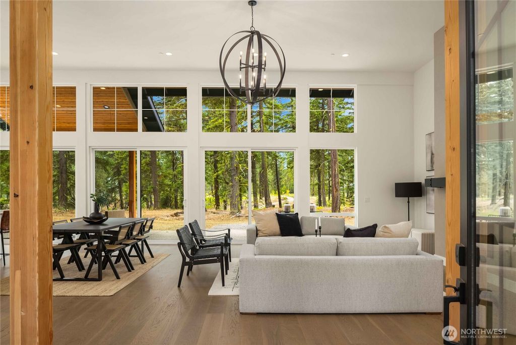 Photo of 1800 Wanawish Loop, Cle Elum, WA 98922 (MLS # 2485256)