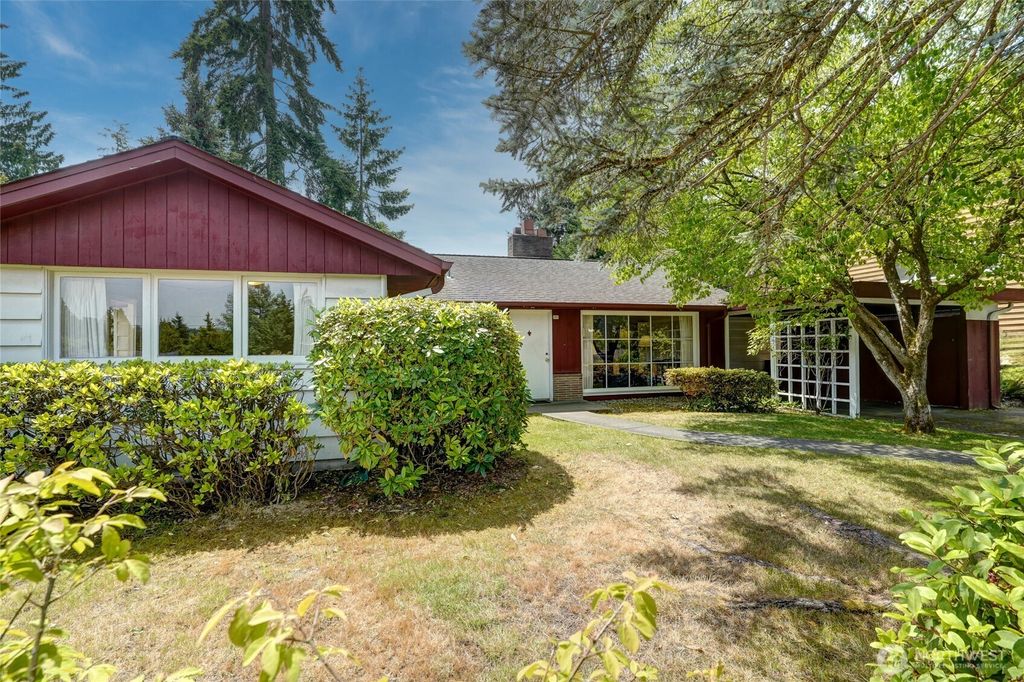 Photo of 10629 NE 26th Street, Bellevue, WA 98004 (MLS # 2403770)