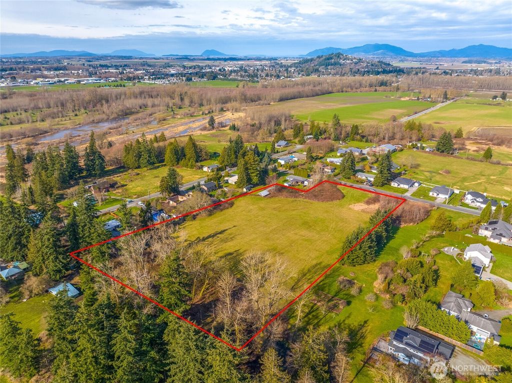 Photo of 3074 Swan Road, Mount Vernon, WA 98273 (MLS # 2483990)