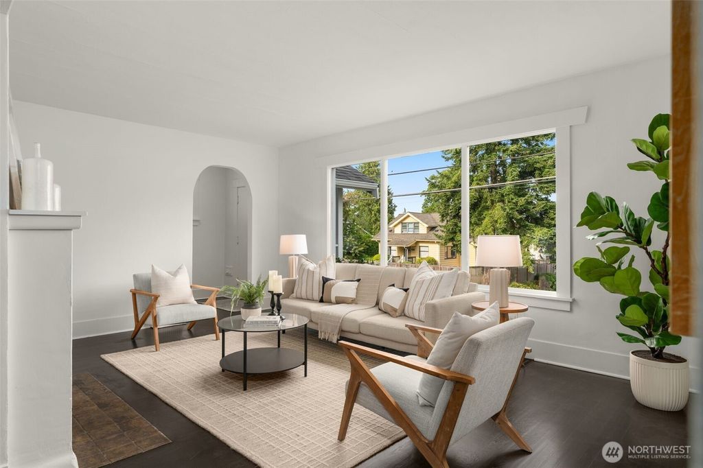 Photo of 7531 15th Avenue NE, Seattle, WA 98115 (MLS # 2387402)