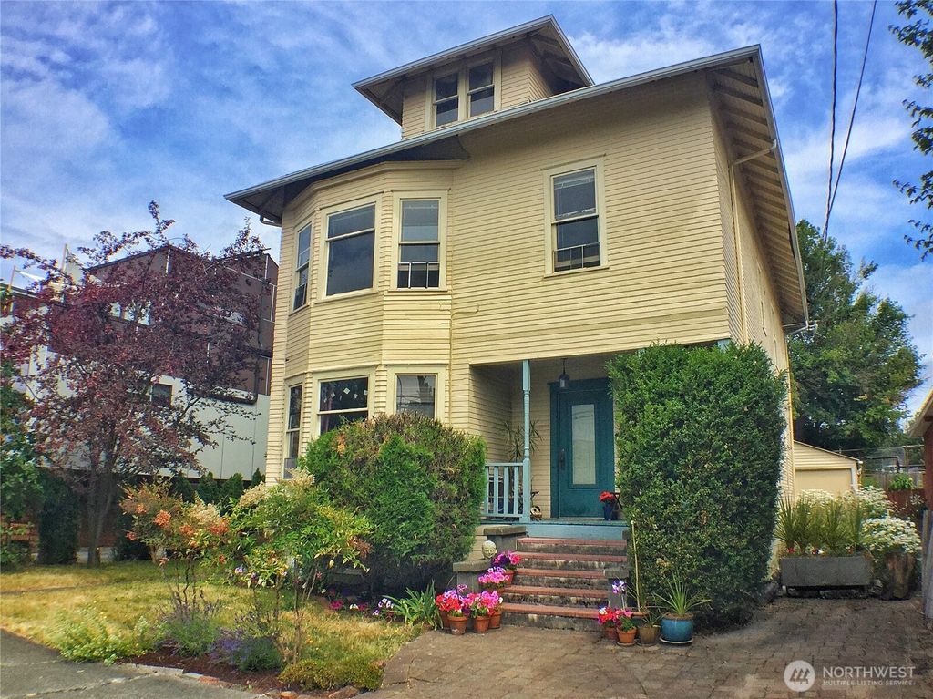 Photo of 910 NW 52nd Street, Seattle, WA 98107 (MLS # 2490134)