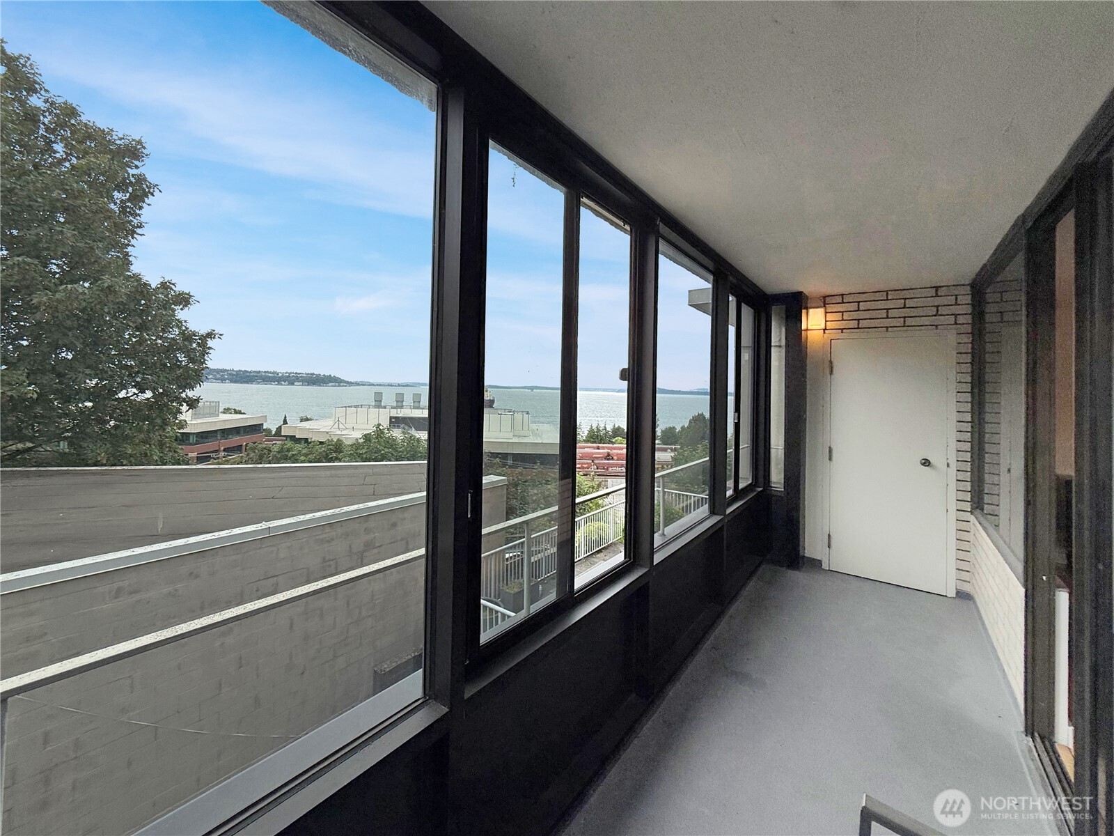 521 5th Avenue W 201
