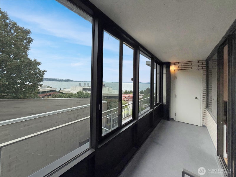 521 5th Avenue W 201
