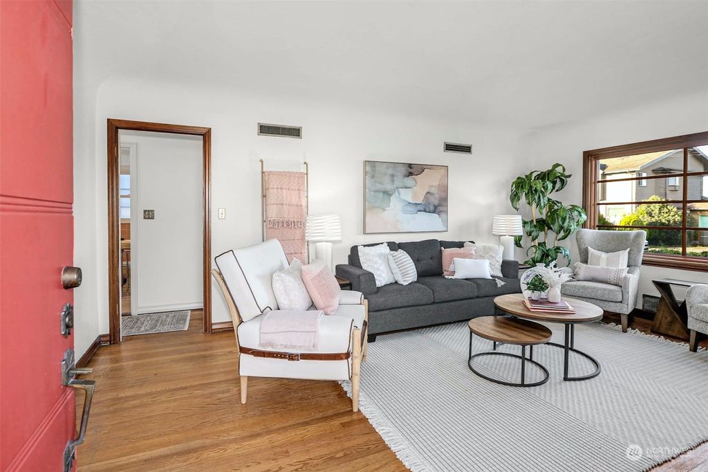 Photo of 1203 S Winthrop Street, Seattle, WA 98144 (MLS # 2172904)