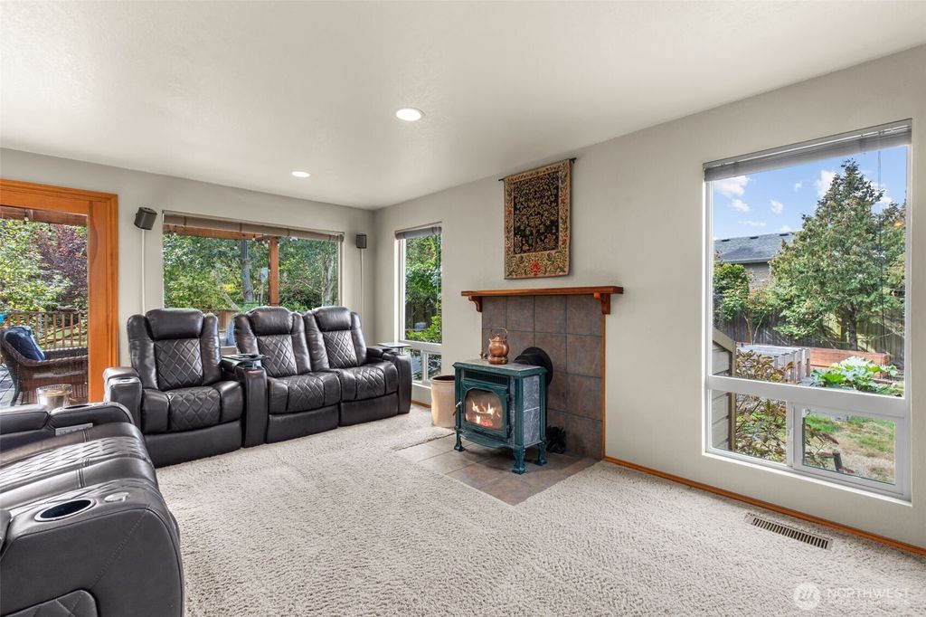 Photo of 7402 11th Street SE, Lake Stevens, WA 98258 (MLS # 2415440)