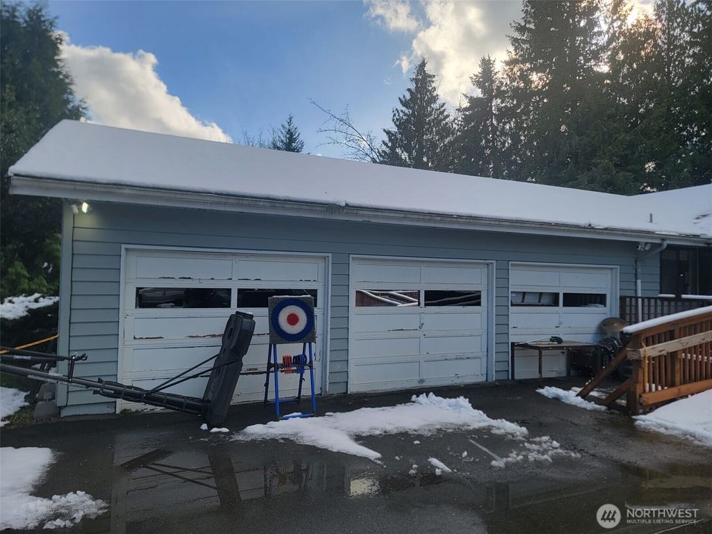 Photo of 7417 NE 170th Street, Kenmore, WA 98028 (MLS # 2493233)