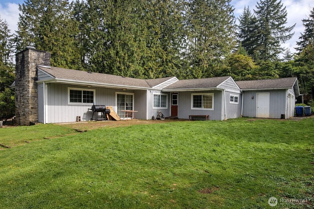 Photo of 7417 NE 170th Street, Kenmore, WA 98028 (MLS # 2493233)