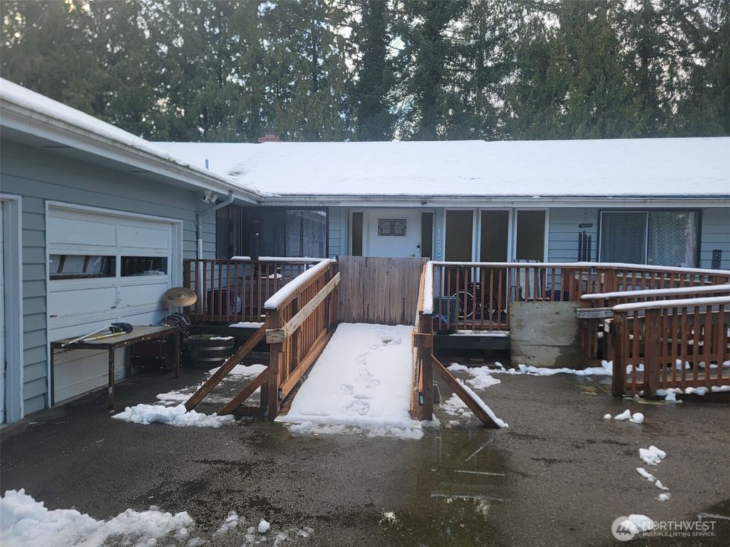 Photo of 7417 NE 170th Street, Kenmore, WA 98028 (MLS # 2493233)