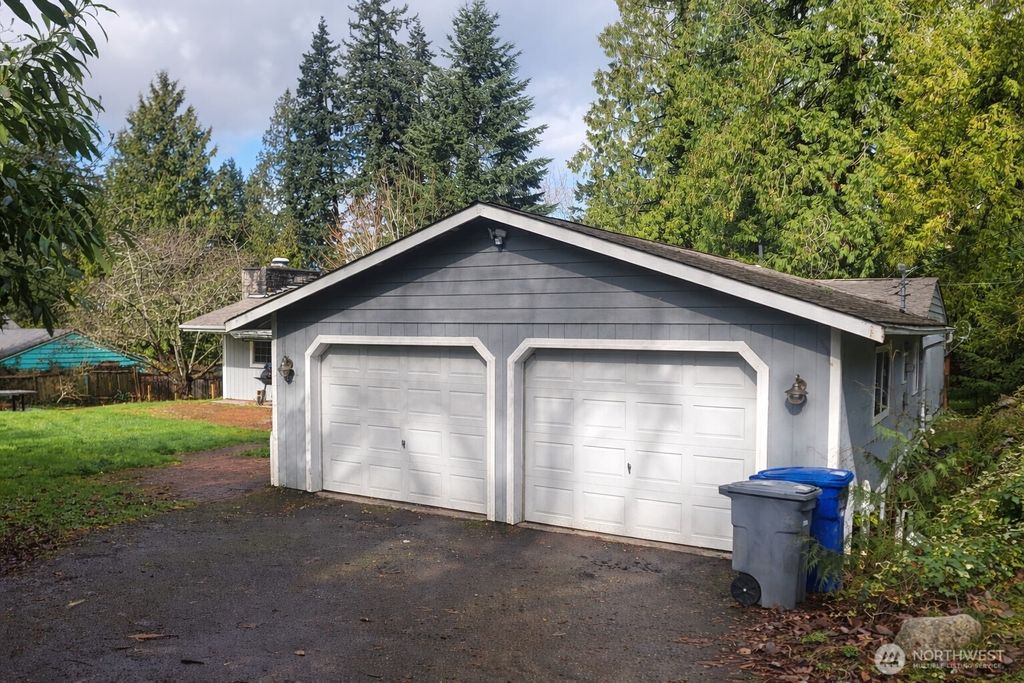 Photo of 7417 NE 170th Street, Kenmore, WA 98028 (MLS # 2493233)