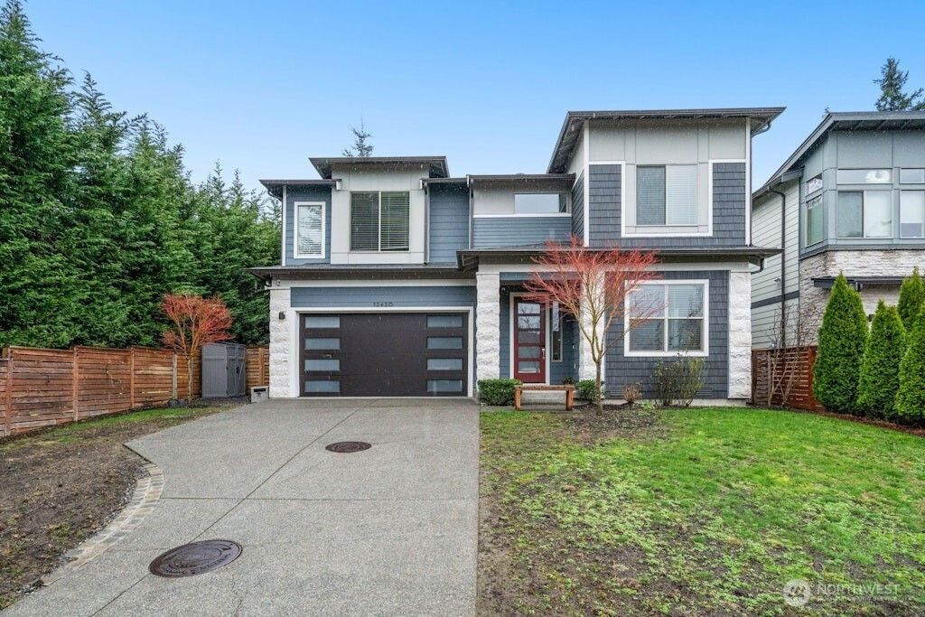 Photo of 12420 85th Avenue NE, Kirkland, WA 98034 (MLS # 2489421)