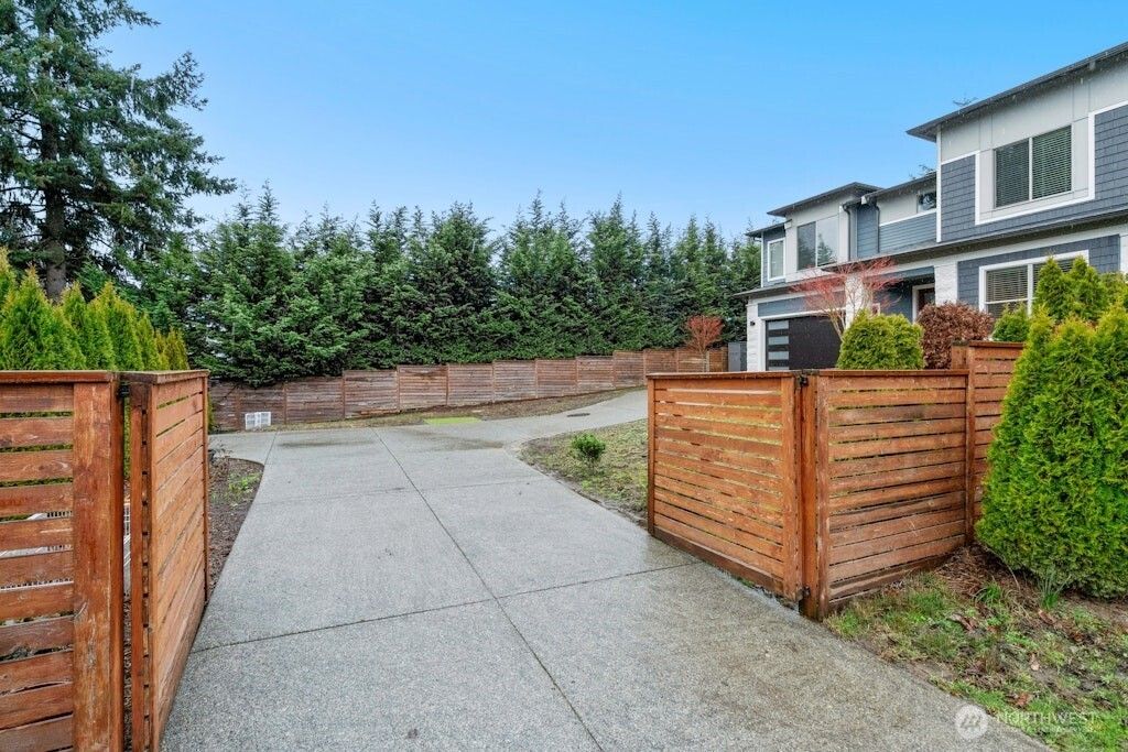 Photo of 12420 85th Avenue NE, Kirkland, WA 98034 (MLS # 2489421)