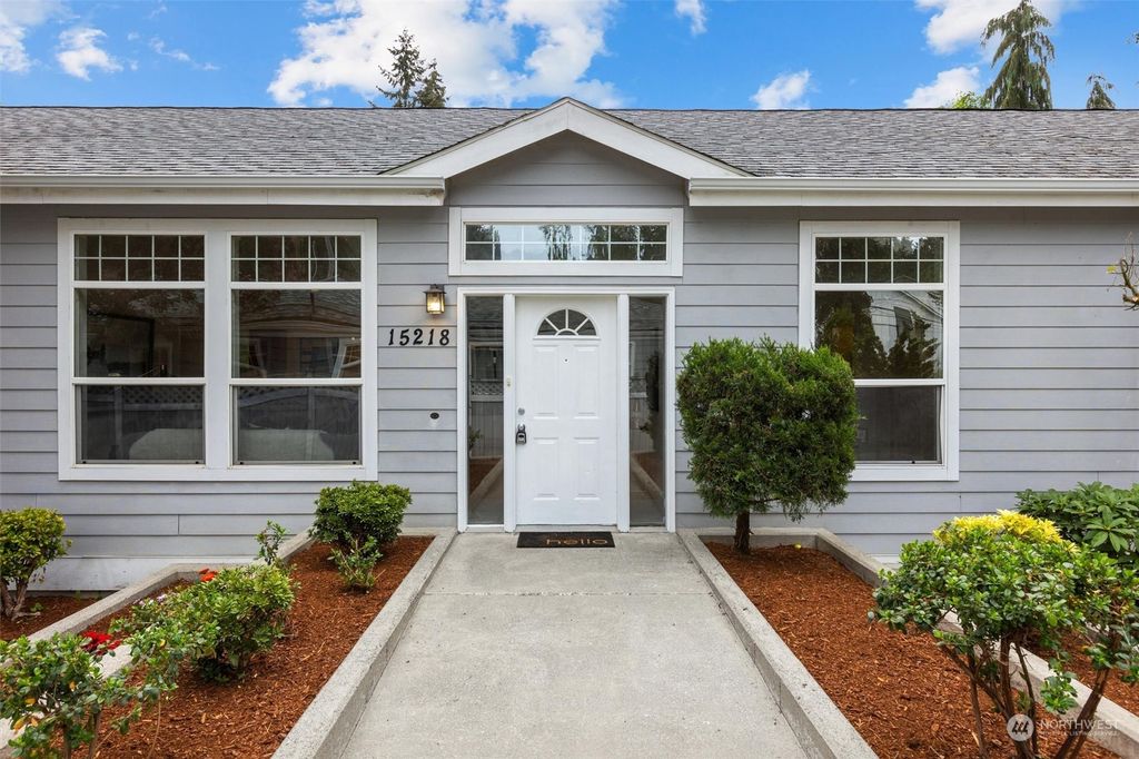 Photo of 15218 12th Avenue NE, Shoreline, WA 98155 (MLS # 2071057)