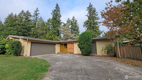 Photo of 820 172nd Avenue NE, Bellevue, WA 98008 (MLS # 2514500)