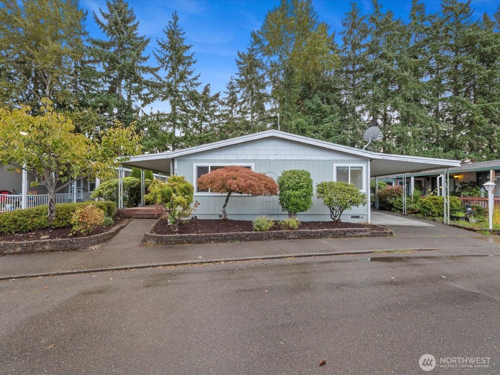 Photo of 2500 S 370th Street #131, Federal Way, WA 98003 (MLS # 2441466)