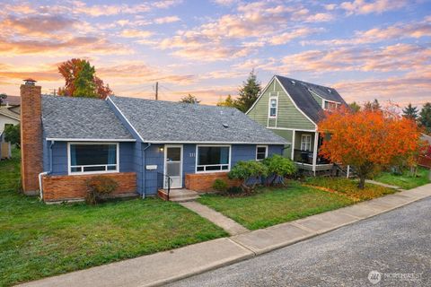 Photo of 211 Latona Street, Centralia, WA 98531 (MLS # 2458565)