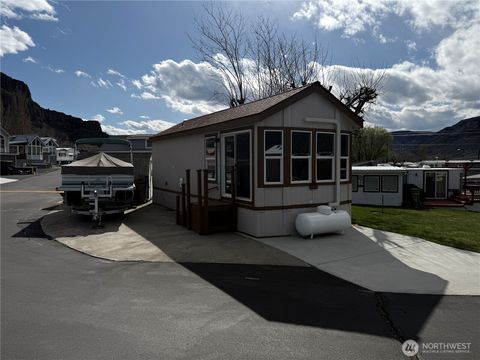 Photo of 31465 Moore Road NE #801, Coulee City, WA 99115 (MLS # 2497616)