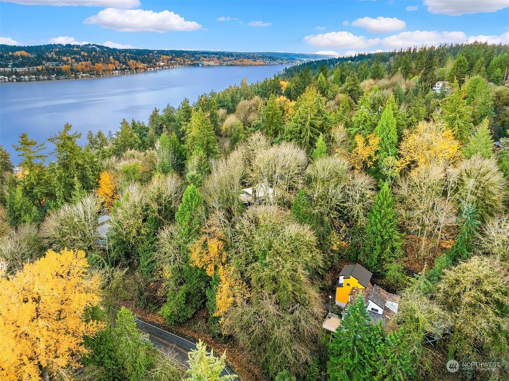 Photo of 4423 E Mercer Way, Mercer Island, WA 98040 (MLS # 2310181)