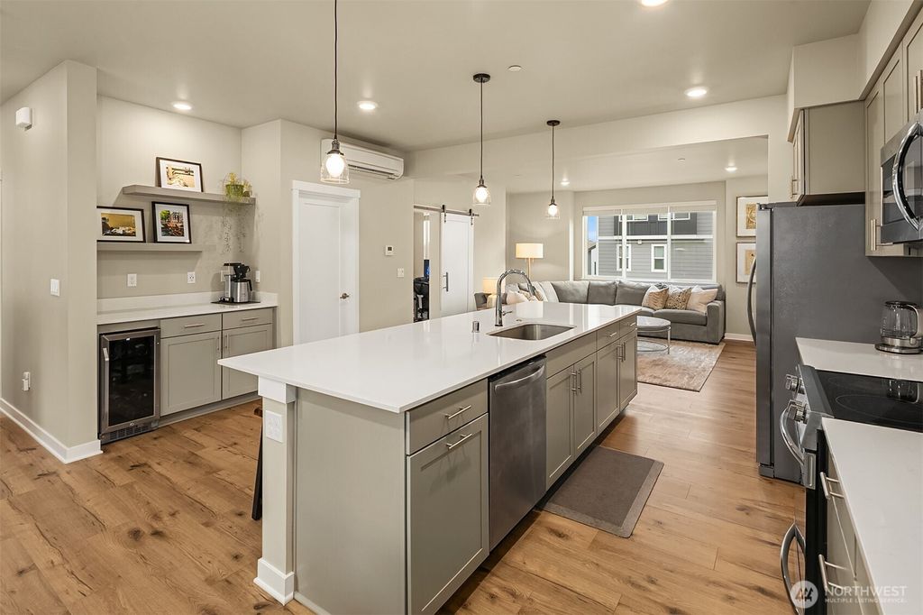 Photo of 22928 80th Park West Park, Edmonds, WA 98026 (MLS # 2471666)