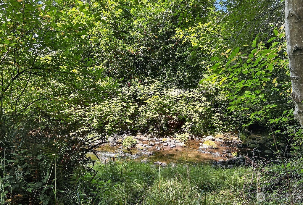 2009 E Ennis Creek Road