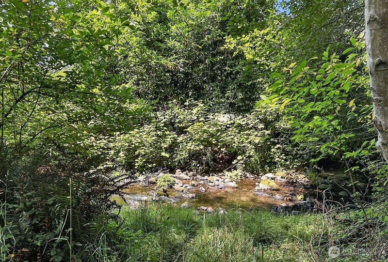 2009 E Ennis Creek Road