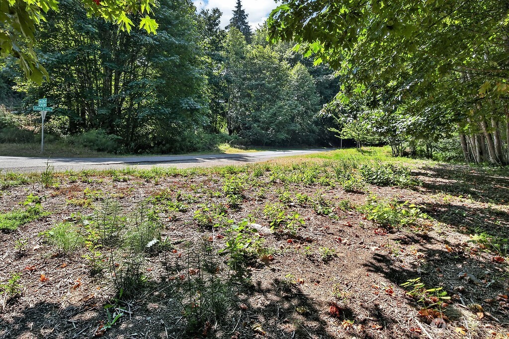 2009 E Ennis Creek Road