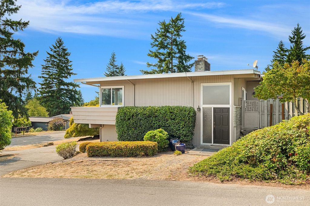 Photo of 12456 SE 26th Place, Bellevue, WA 98005 (MLS # 2417444)