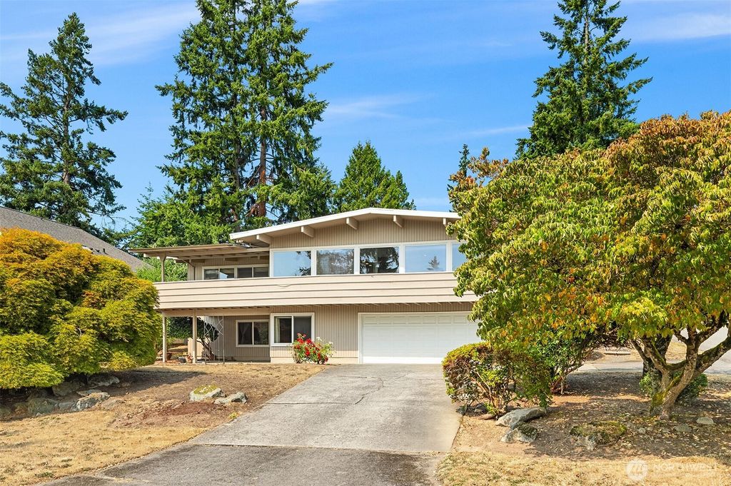 Photo of 12456 SE 26th Place, Bellevue, WA 98005 (MLS # 2417444)
