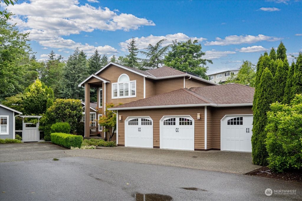 Photo of 1321 5th Lane, Kirkland, WA 98033 (MLS # 2129509)