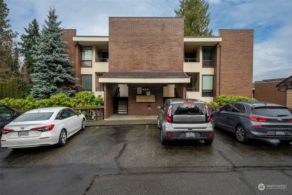 Photo of 10921 Glen Acres Drive S #C, Seattle, WA 98168 (MLS # 2193400)