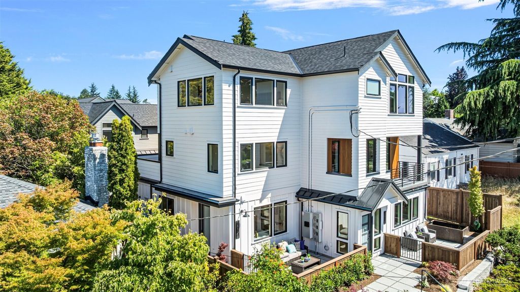 Photo of 3812 31st Avenue W, Seattle, WA 98199 (MLS # 2409412)